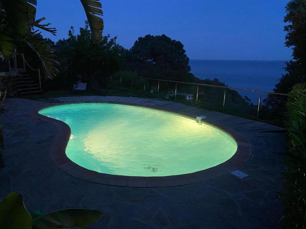 Villa Les Alizes Le Le Rayol-Canadel-sur-Mer Екстериор снимка